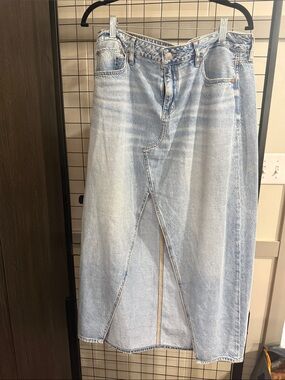 American Eagle Light Wash Denim Jeans Skirt